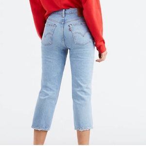 Levi's Wedgie Fit Straight Like New 25